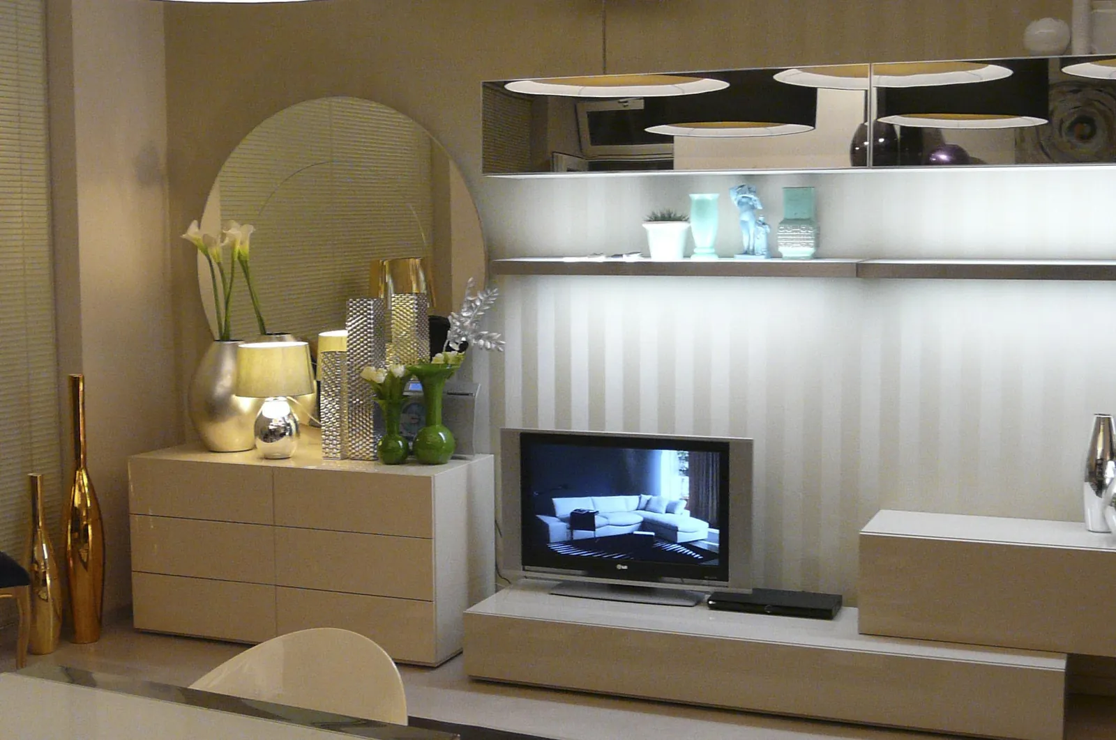A LA CASA DESIGN debreceni bemutatóterme olasz bútorokkal (8)